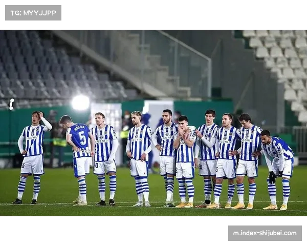 巴萨客场对阵皇家社会五中门框，裁判判罚加剧球队失利困境